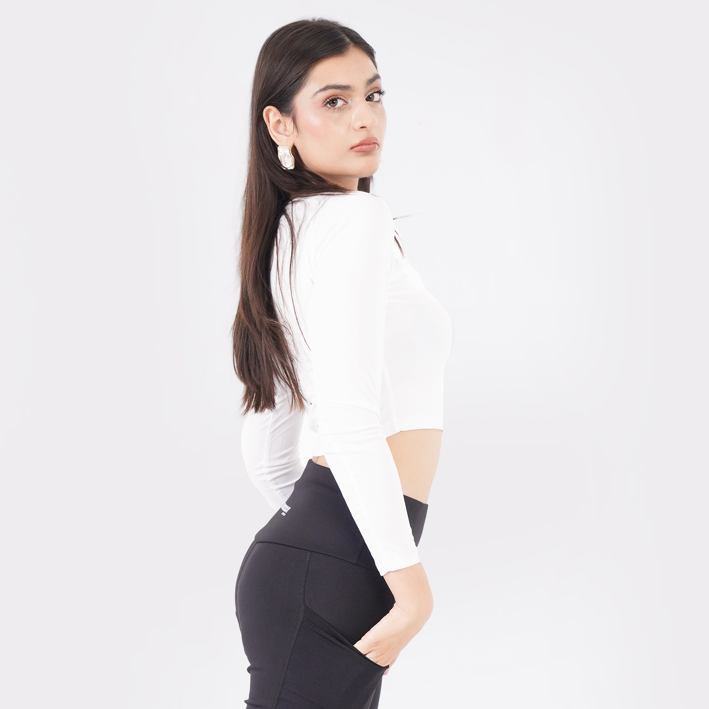 Knockout Cropped Long Sleeve - white