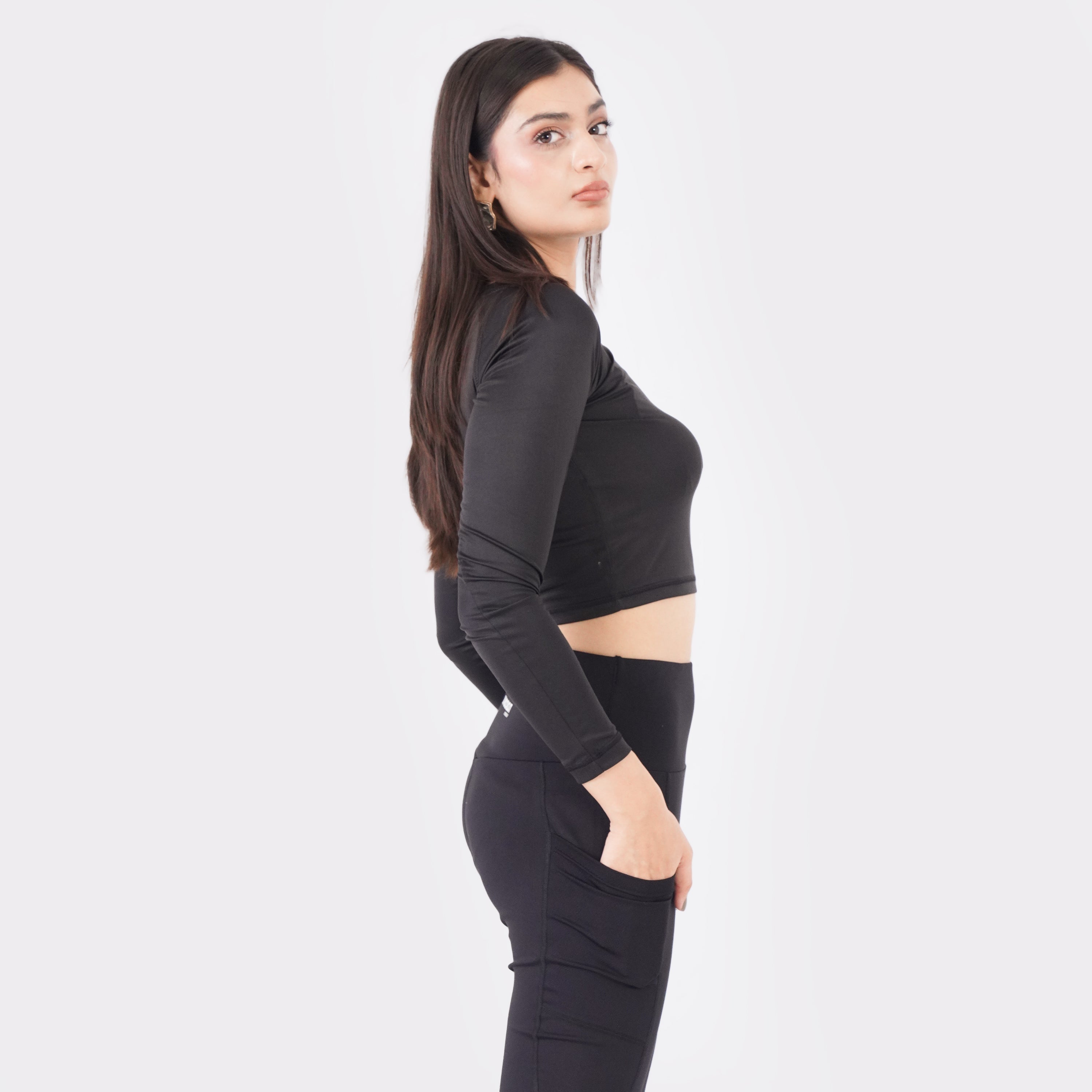 Knockout Cropped Long Sleeve - Black