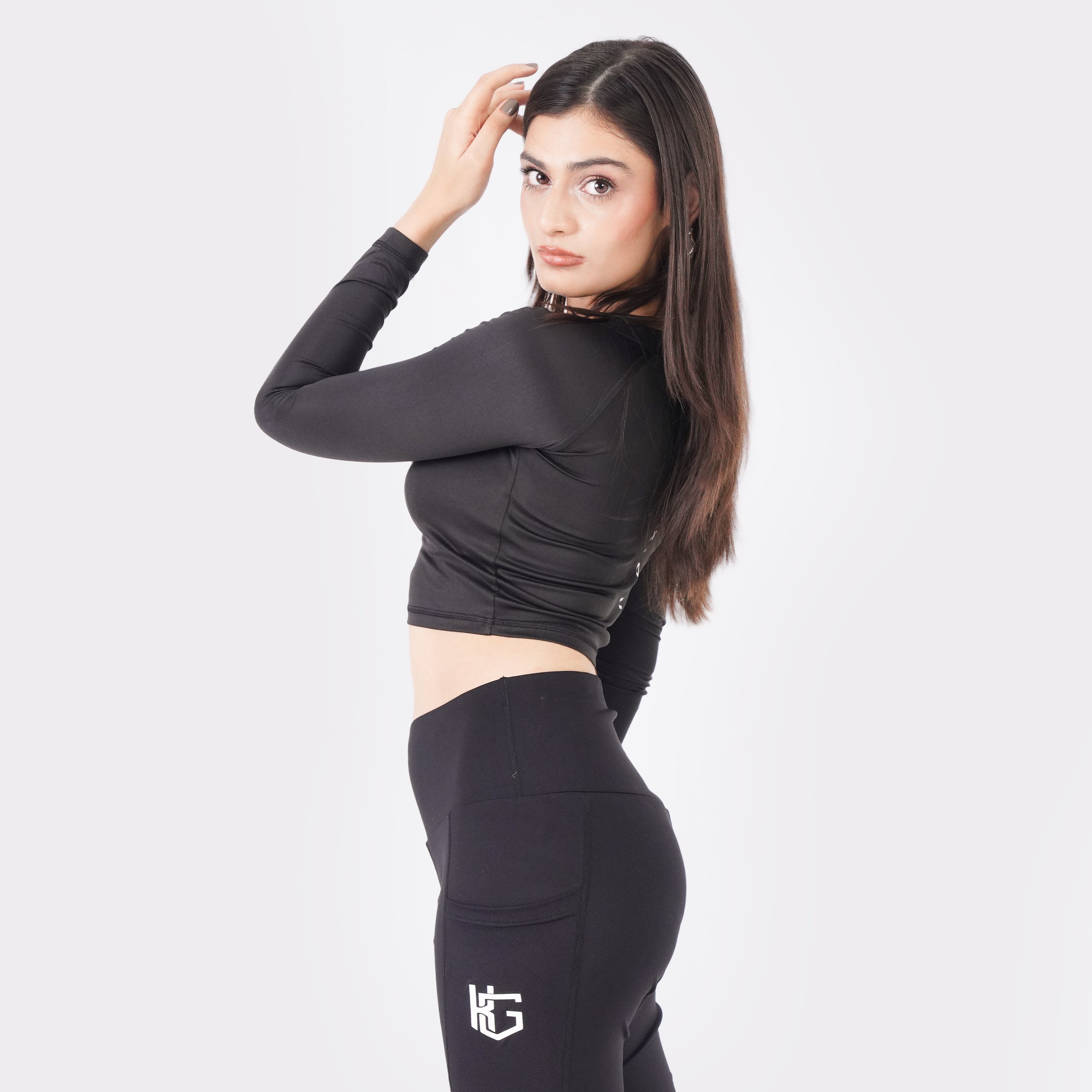 Knockout Cropped Long Sleeve - Black