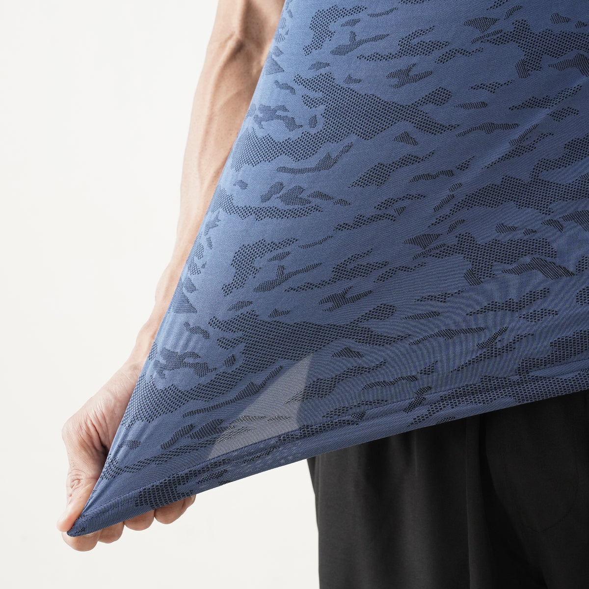 Knockout Camo Textured T-Shirt – Navy