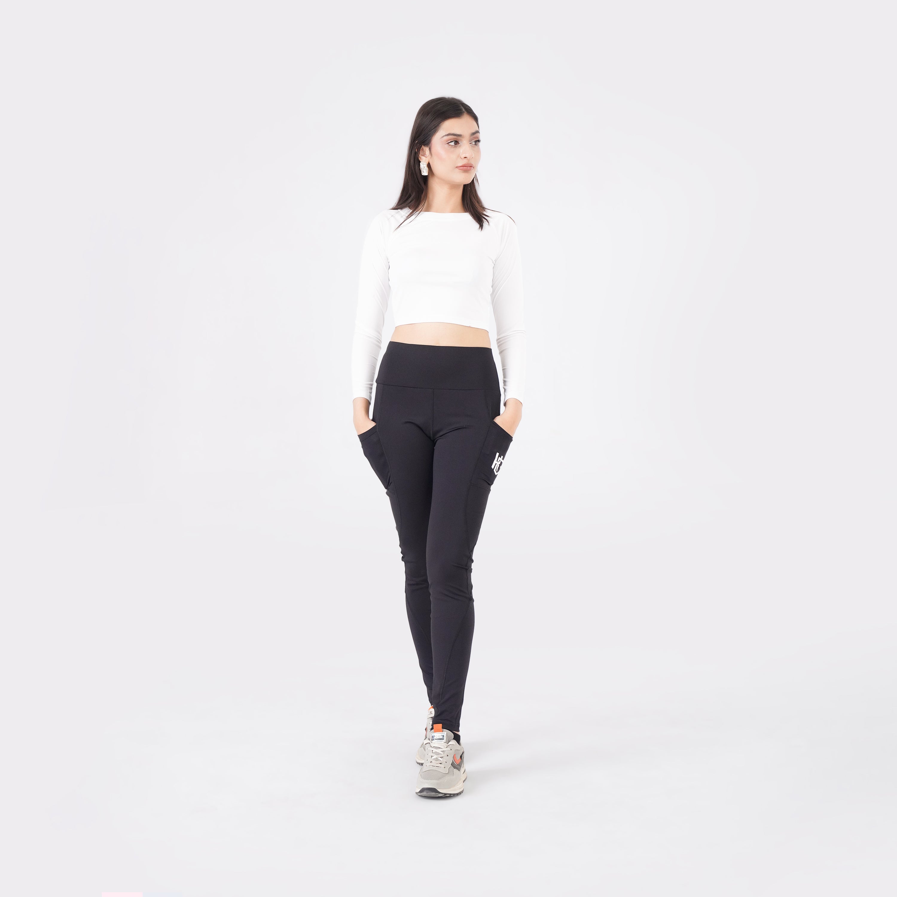 Knockout Cropped Long Sleeve - white