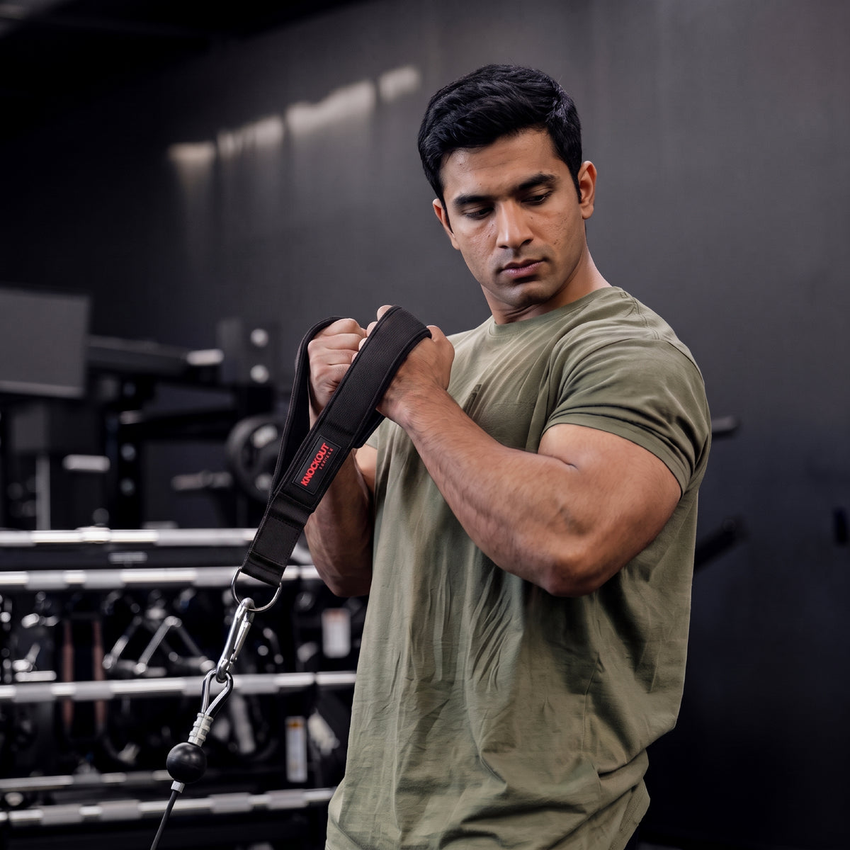 athlete-practicing-on-small-black-tricep-rope